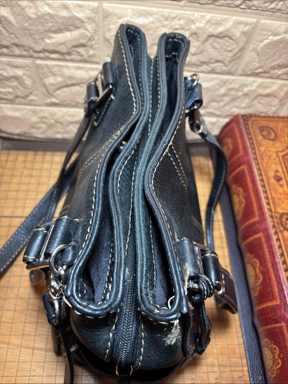 Fossil Leather Bag Bright Black Pebbled Satchel w Silver w Shoulder Strap - Picture 8 of 17